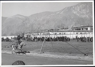 Rider and spectators at Dzonggyap shambe
