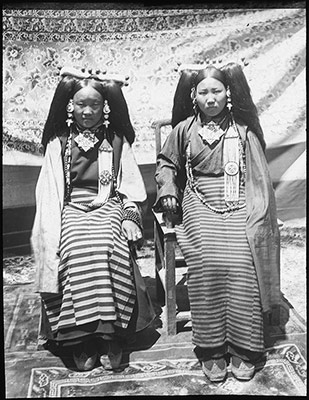 Two ladies wearing Lhasan headdresses