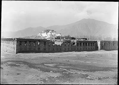 Tengyeling in ruins, Lhasa