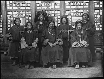 Women from Po country, southern Tibet