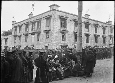Crowds at Invitation to Maitreya, Lhasa