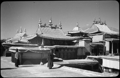 Roofs of Dalai Lamas' tombs, Potala