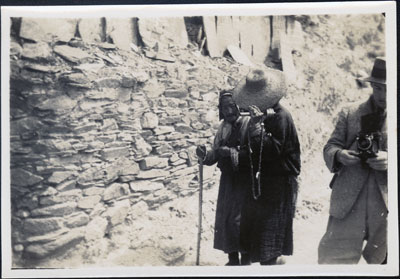 Pilgrims on the Lingkhor, Lhasa