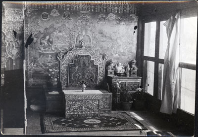Throne in Norbu Lingka