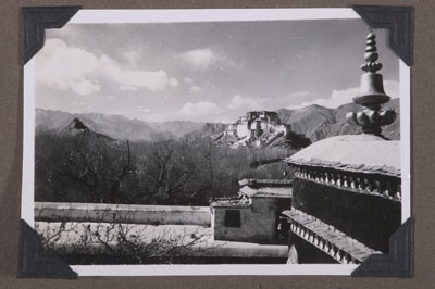 Potala as seen from roof of Kundeling Monastery