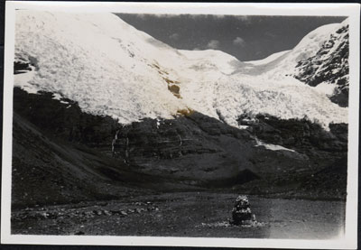 Glacier near summit of Karo La
