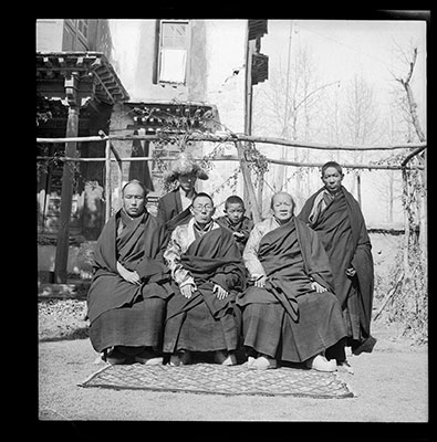 Group of monks at Dekyi Linka