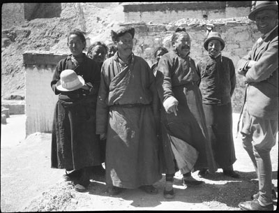 Dean, Wangdu and the Dzongpon of Gyantse