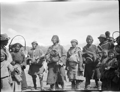 Beggars at Gyantse Gun and Arrow competition