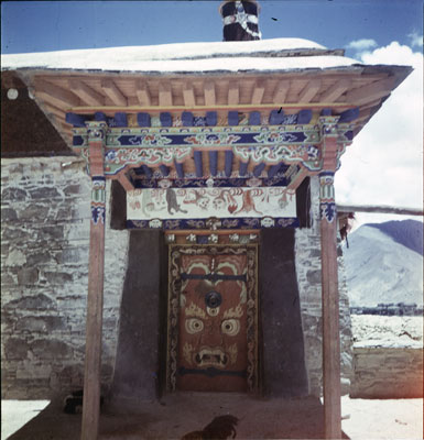 Small temple near Shigatse Dzong