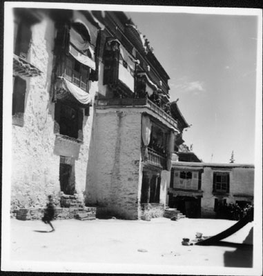 Front of building in unidentified location