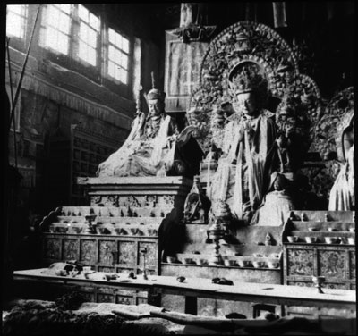 Main altar in Sakya monastery