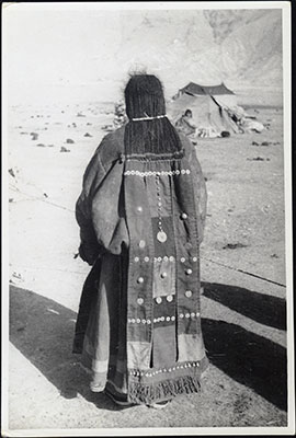 Horpa woman showing hair and textile extension