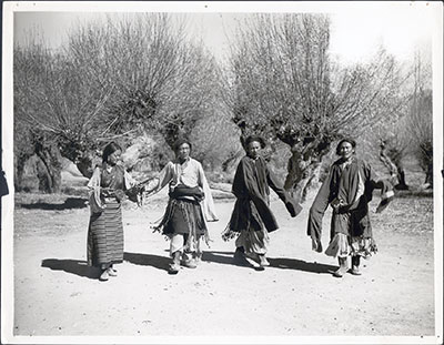 Khampa dancers and musician