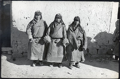 Three nomad girls