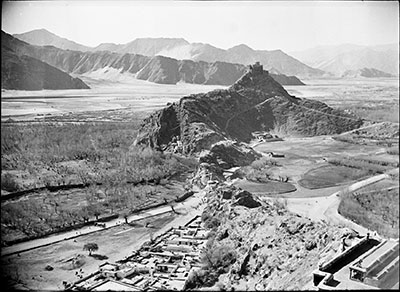 Chakpori from roof of Potala