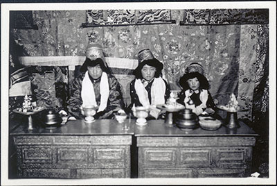 Children at Tsarong's new year ceremony