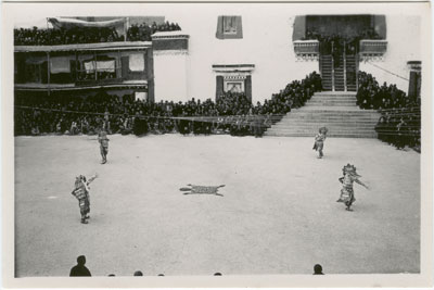 Skeleton dancers at Tse Gutor