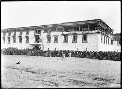 Wrestling competition outside Jokhang