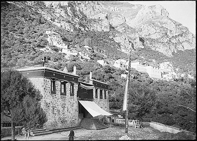 Dra Yerpa monastery