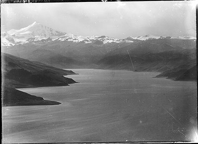 Yamdrok Lake