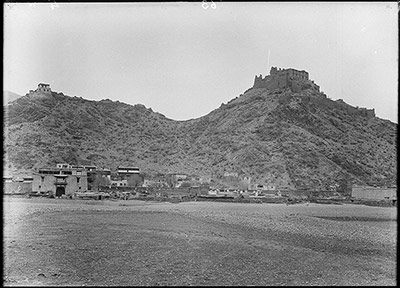 Fort, village and monastery at Dechen