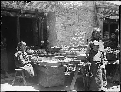 Utensils stall in Lhasa