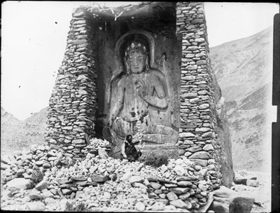 Buddha figure at Dzamtrang