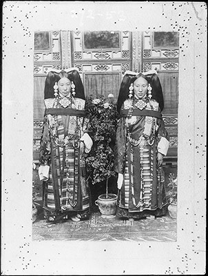 Lonchen Shokang's daughter with Captain Tsoko's wife