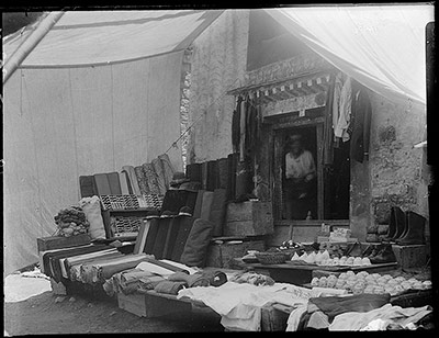 Textile and ceramics shop in Lhasa