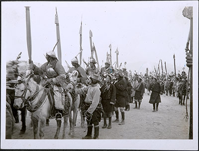 Mounted Zimchongpa warriors at Trapshi review
