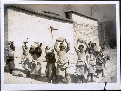 Tibetan workers at the British hospital, 1940