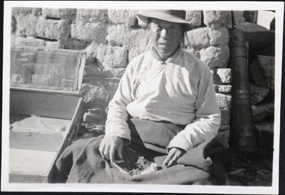 Jewellery seller in the Barkhor
