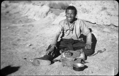 Paper maker in Lhasa