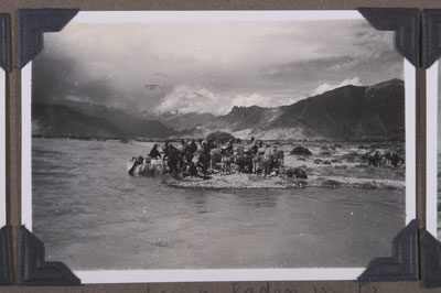Ferry across Kyichu near Dekyi Lingka
