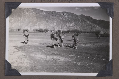 Tibetan porters and muleteers