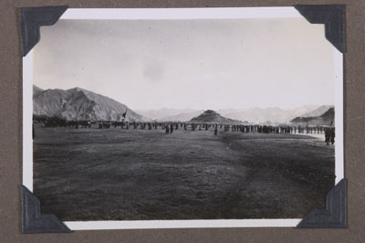 Tibetan soldiers