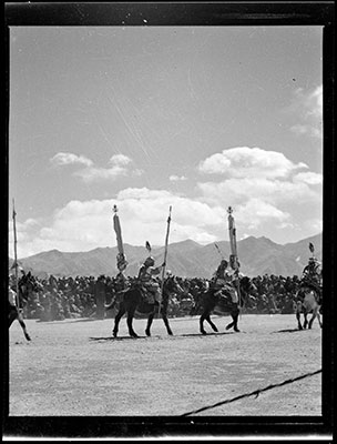 Soldiers dressed in ancient armour at Trapshi Tsisher