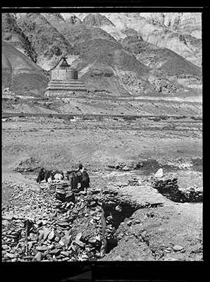 Reliquary monument at Mawachok