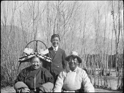 The Taring family at home near Gyantse