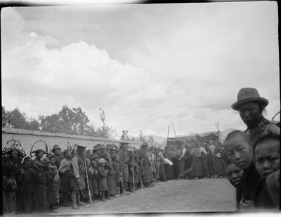 Crowds at Gyantse Gun and Arrow competition