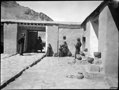 House in Saugang with earthenware pots