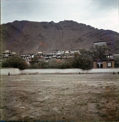 Approaching Tashilhunpo
