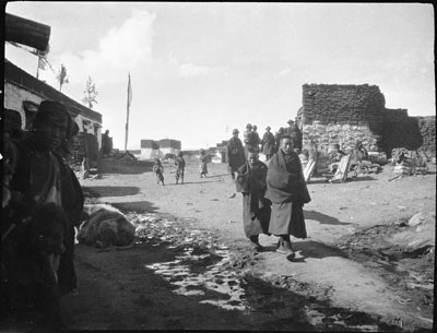 A street in Phari