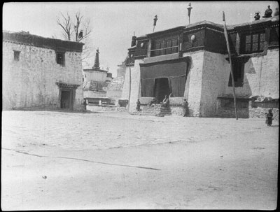 Gobshi Temple near Gyantse