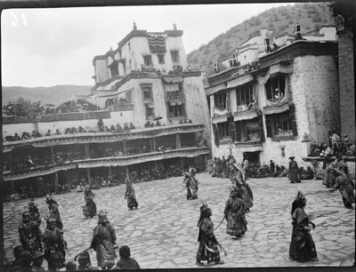 Ceremony at Tengoling Monastery