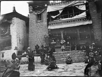 Ceremony at Tengoling Monastery