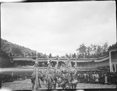 Ceremony at Tengoling Monastery