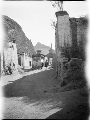 Gate leading into Gyantse