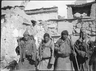 Khampa pilgrims in Gyantse